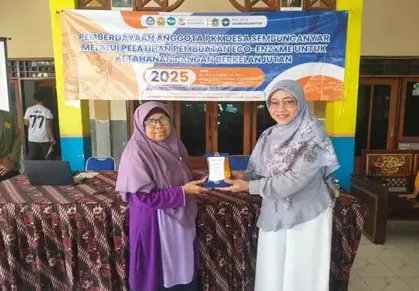Featured image: UBAH LIMBAH JADI BERKAH: DOSEN UPN VETERAN JATIM LATIH PKK SEMBUNGANYAR BUAT ECO-ENZYME