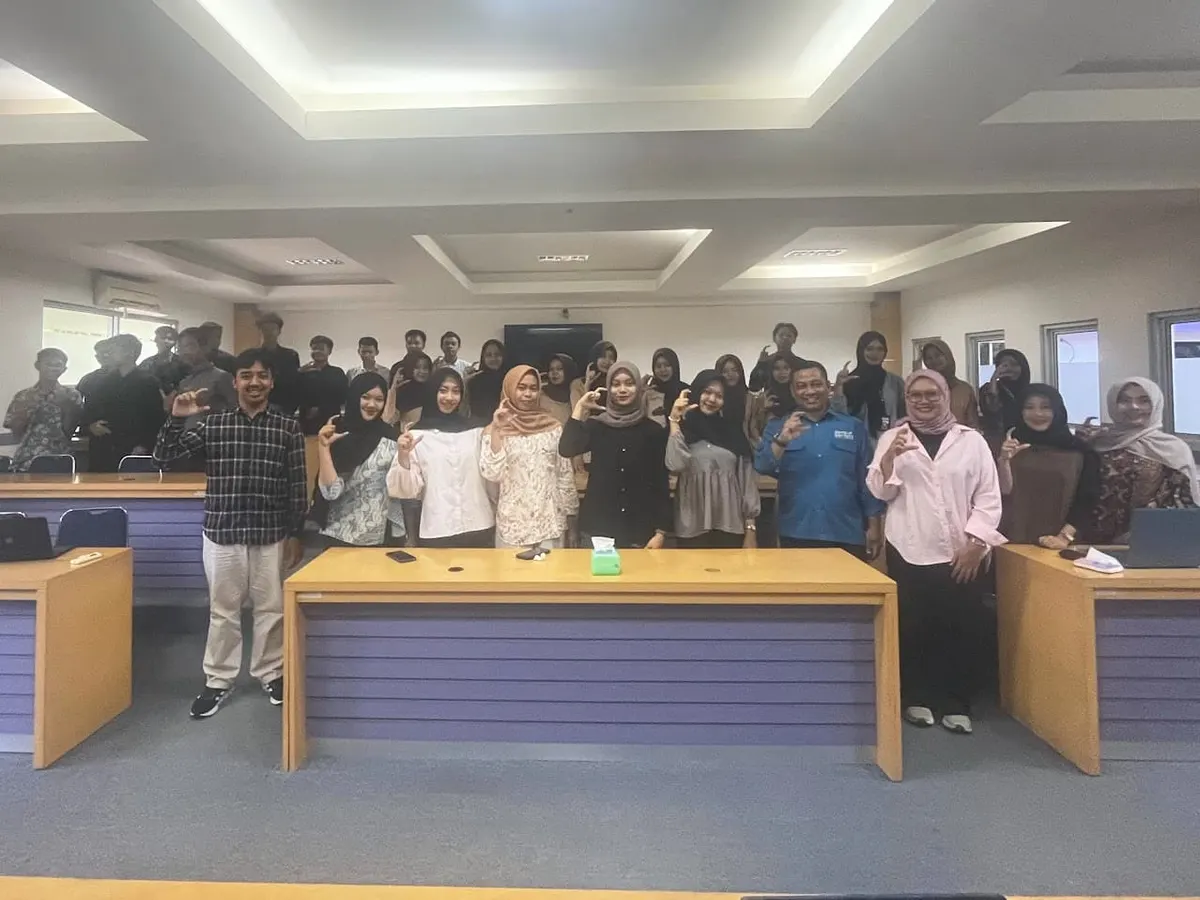 Featured image: Bekali Siswa SMK Hadapi Ancaman Siber, Universitas Amikom Purwokerto Gelar Pelatihan Literasi Digital