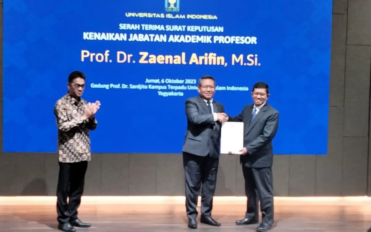 Foto pendukung: Dua Dosen UII Raih Gelar Profesor dalam Manajemen Keuangan dan Arsitektur
