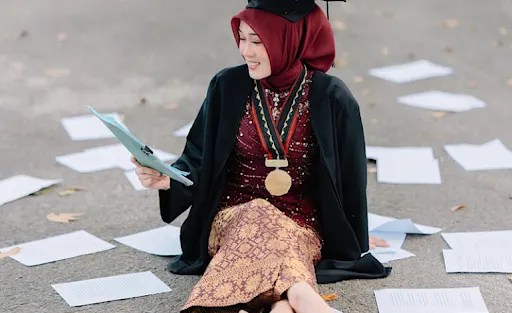 Foto pendukung: Sely Anjelina, Mahasiswa Magister Hukum Unila yang Bertekad Menjadi Dosen Melalui Pengalaman Sebagai Asisten