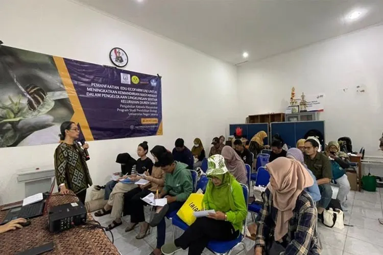 Foto pendukung: Pendidikan Akuaponik oleh Dosen UNJ Tingkatkan Kemandirian Masyarakat Duren Sawit dalam Bertanam Sayuran