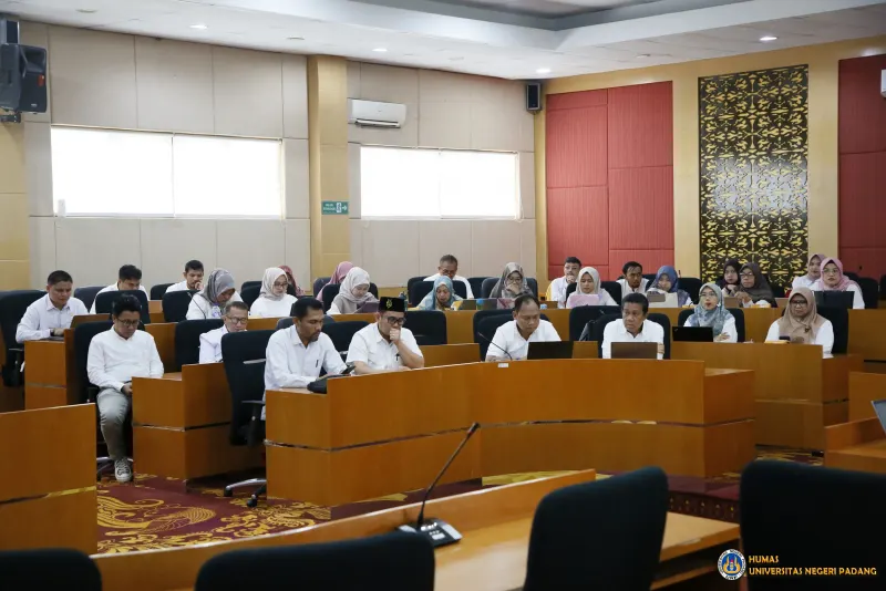 Featured image: UNP Bekali Dosen Calon Doktor Luar Negeri untuk Kejar Target 1.000 PhD pada 2029