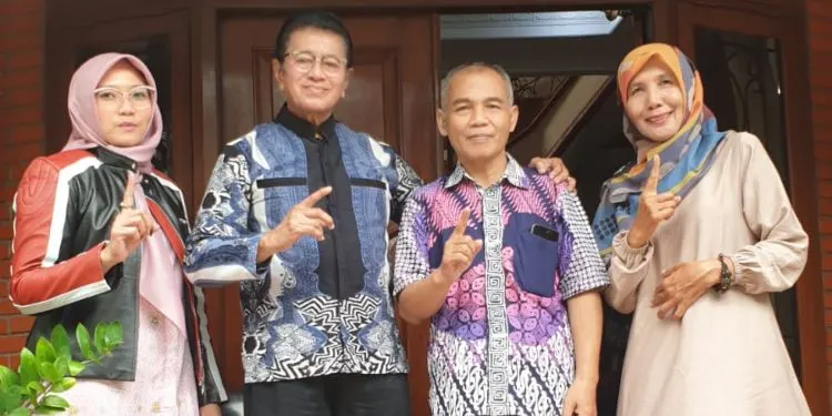 Featured image: Caleg Relawan Anies Baswedan Silaturahmi dengan Pendiri Partai Ummat Syukri Fadholi untuk Membahas Ide dan Dukungan”