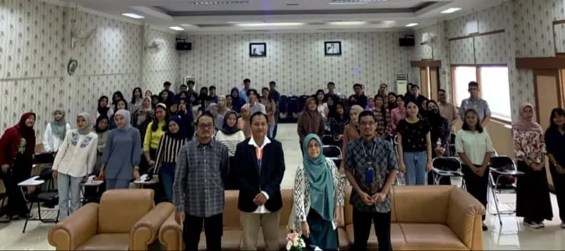 Foto pendukung: Fisipol UMA Menghadirkan Dosen UGM untuk Meningkatkan Keterampilan Menulis Artikel Ilmiah Mahasiswa