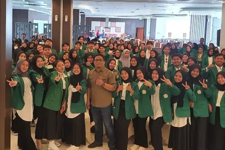 Foto pendukung: “Dosen Fakultas Ekonomi dan Bisnis Unismuh Luwuk Banggai Menyediakan Program Studi Berkualitas dan Fasilitas Terbaik”