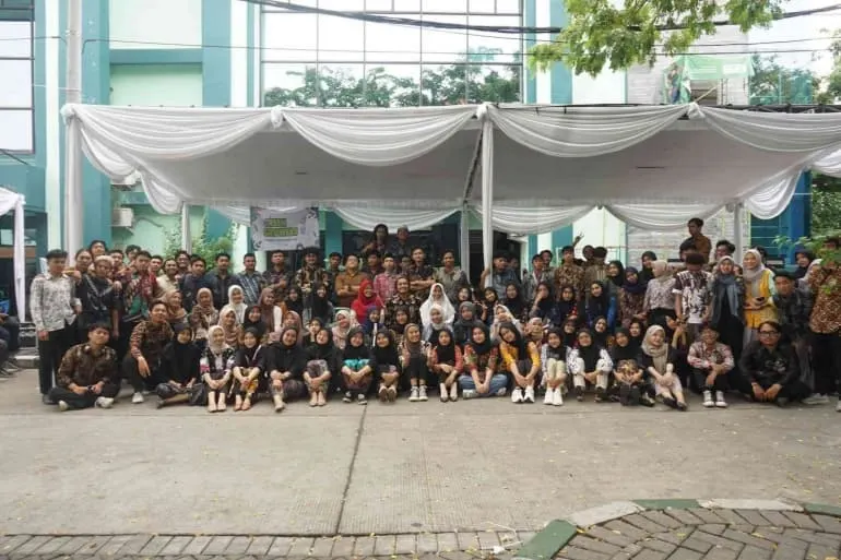 Foto pendukung: Dosen dan Mahasiswa Ilmu Komunikasi UINSA Menggelar SECom’s Expo 2023: Ekspresi Kreativitas dan Wirausaha