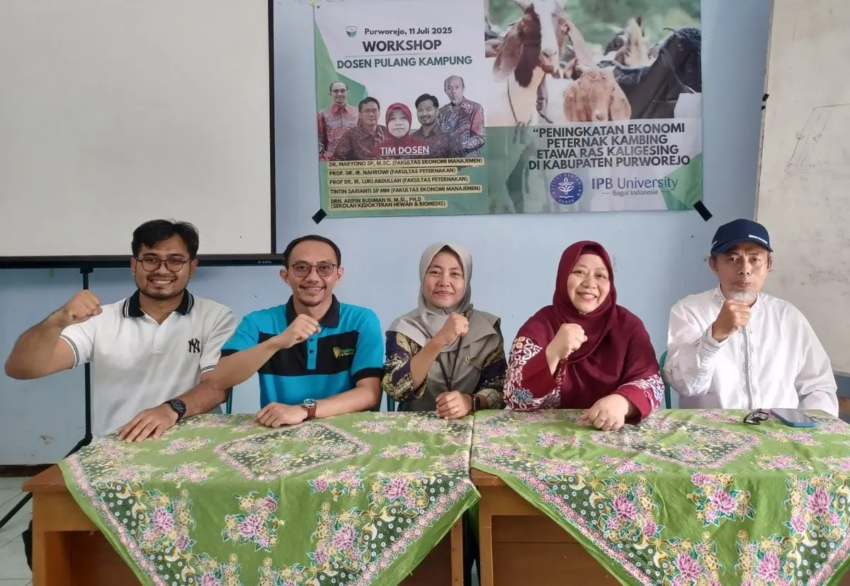 Foto pendukung: Dosen IPB Kembangkan Peternakan Kambing Etawa di Purworejo Lewat Program Pulang Kampung