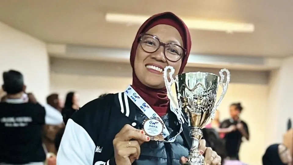 Foto pendukung: Dosen UNNES Raih Medali Perunggu dan Penghargaan Best Fair Play Team di Asian Pacific Walking Football 2024