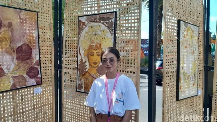 Foto pendukung: Mahasiswa UNS Tampilkan 30 Karya Ecoprint yang Menginspirasi di Solo Art Market