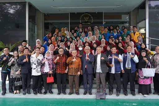 Featured image: 615 Mahasiswa dan 190 Dosen Ikuti KKN KI & PKM KI di Malaysia, Abdul Mu’ti: Pendidikan untuk Semua