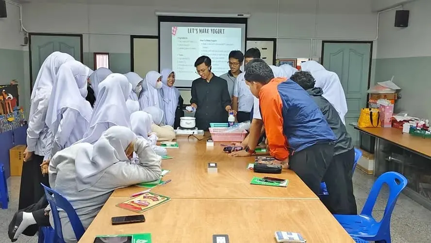 Foto pendukung: Mahasiswa Universitas Brawijaya Menjadi Duta Akademik di Sekolah Thailand Melalui Program BAAP