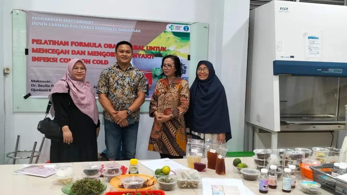 Foto pendukung: Dosen Farmasi Poltekkes Kemenkes Makassar Ajak Masyarakat Manfaatkan Tanaman Herbal untuk Obat Common Cold dan Peluang UMKM Minuman Herbal