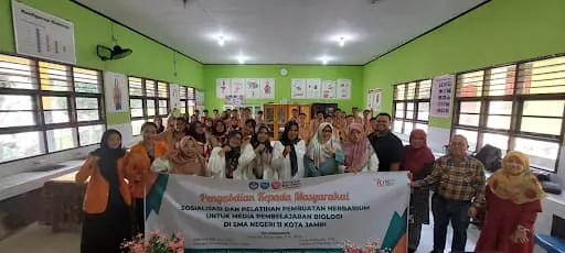 Foto pendukung: Universitas Jambi Berikan Pelatihan Pembuatan Herbarium di SMA Negeri 11 Kota Jambi untuk Meningkatkan Pembelajaran Biologi