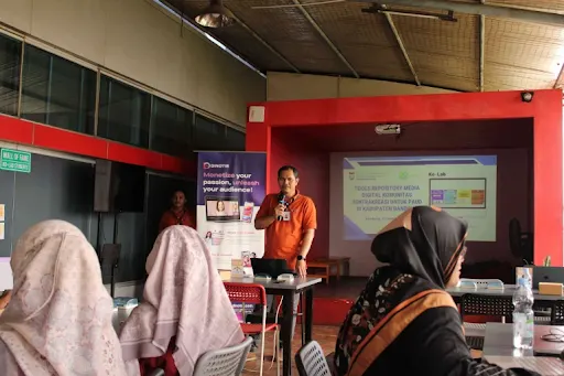 Foto pendukung: Kolaborasi Telkom University dan Kampung Digital Kreasi Tingkatkan Literasi Digital PAUD dan UMKM di Kabupaten Bandung