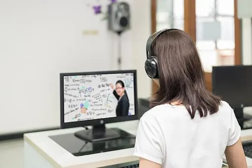 Featured image: AI Tidak Akan Menggantikan Manusia, Justru Menjadi Alat Pendukung