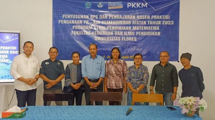 Foto pendukung: Program Studi Pendidikan Matematika Uniflor Menerapkan Inovasi Pembelajaran dalam Kegiatan PK-KM Tahun 2023