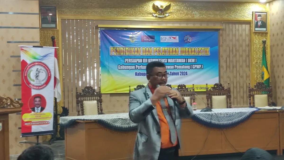 Foto pendukung: Imam Subiyanto Beri Materi di Pelatihan Jurnalistik Pemalang, Tekankan Pentingnya Kode Etik Jurnalis