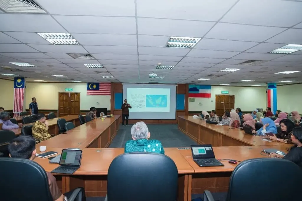 Foto pendukung: FIB UNAIR Jalin Kerja Sama dengan Universitas Malaysia Sabah di Bidang Penelitian dan Pengabdian Masyarakat