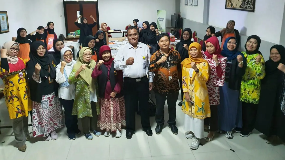 Foto pendukung: Dosen dan Mahasiswa UNNES Tingkatkan Kompetensi Batik Melalui Sertifikasi Profesi