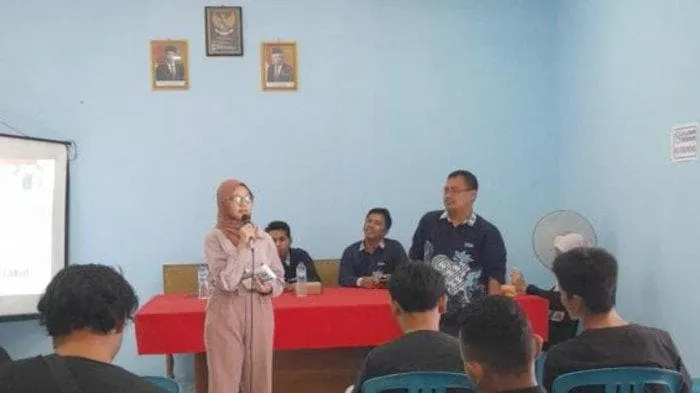 Foto pendukung: Pelatihan Public Speaking oleh Dosen Psikologi USM: Tingkatkan Keterampilan Berbicara di Depan Umum untuk Anggota Karang Taruna Bangetayu Wetan