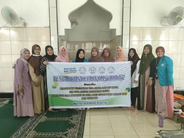 Foto pendukung: Institut Kesehatan Helvetia Medan Berikan Penyuluhan Kesehatan kepada Anak-anak di Desa Baru”