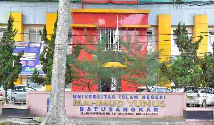 Sampul: “Dua Dosen Terbaik UIN Mahmud Yunus Batusangkar Ditetapkan sebagai Guru Besar di Lingkup Kementerian Agama RI”