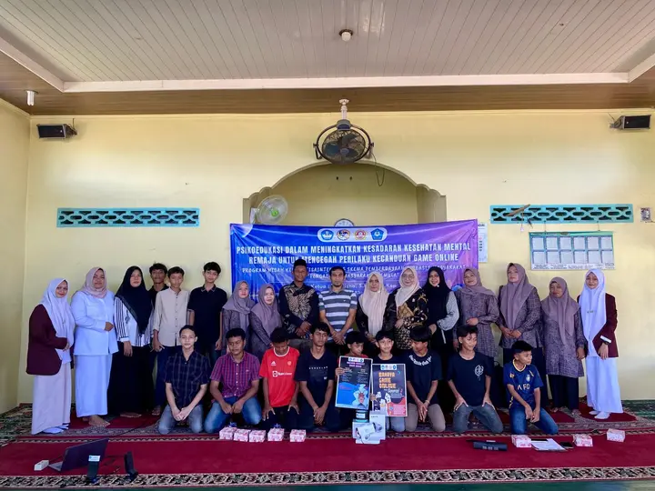Sampul: Dosen STIKes MNI Sigli Edukasi Remaja Pidie Cegah Kecanduan Game Online