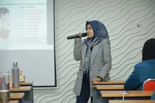Sampul: Sastra Siber: Inovasi Sastra Digital di Era Teknologi, Penjelasan Dosen Unair