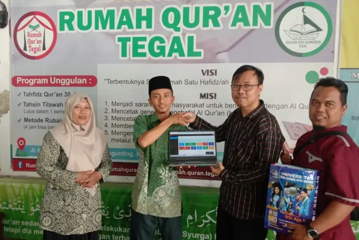 Sampul: Dosen Universitas BSI Tegal Serahkan Aplikasi Manajemen Data ke Rumah Quran Tegal”
