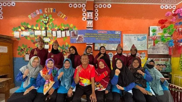 Sampul: Pelatihan Pembuatan Media Interaktif di SDN 13 Sungaiselan oleh Dosen UNMUH Babel Tingkatkan Keterampilan Guru dalam Pembelajaran Kreatif