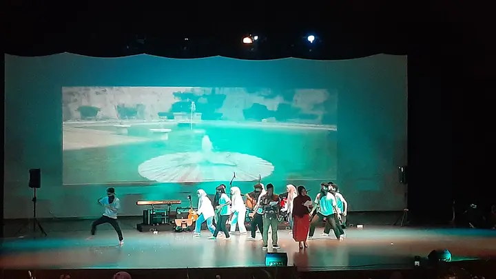 Sampul: Dosen, Alumni, dan Mahasiswa Padukan Performance Seni di Satu Panggung