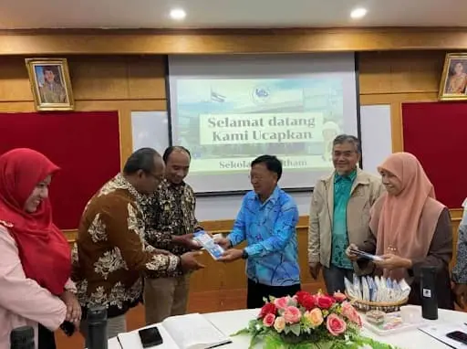 Sampul: Dosen UMG Tekankan Pentingnya Akuntansi UMKM dalam Pengabdian Internasional di Thailand