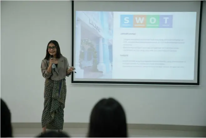 Sampul: Prilly Latuconsina Meniti Karir Baru Sebagai Dosen Praktisi di Universitas Udayana: Menyelami Ilmu Sambil Berbagi Pengetahuan