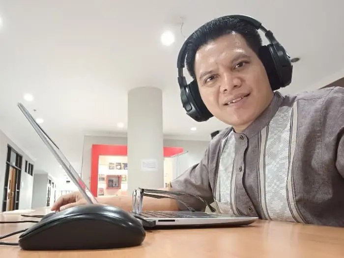 Sampul: Harits Setyawan, Dosen DKV ITERA, Cetak 216 Buku dan Prosiding Ber-ISBN, Dorong Mahasiswa Terbitkan Karya Sejak Dini