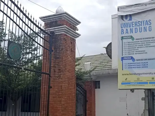 Sampul: Krisis Keuangan Universitas Bandung: Gaji Dosen 7 Bulan Tertunda, Pembelajaran Mahasiswa Terganggu