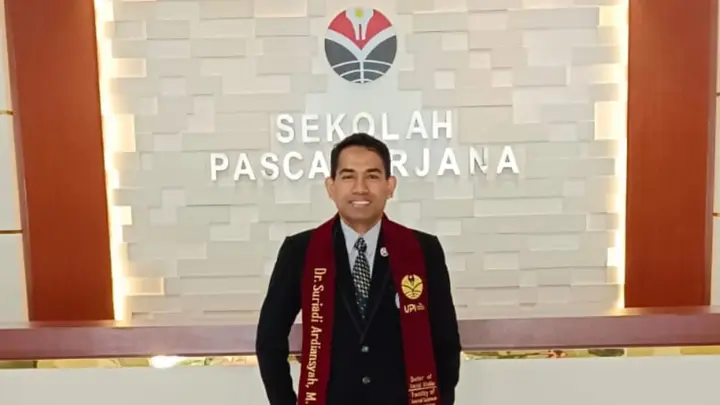 Sampul: Dosen STIKES Hamzar Lombok Timur Raih Gelar Doktor Terbaik di UPI Bandung dengan IPK Hampir Sempurna