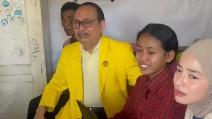 Sampul: Anak Kuli Bangunan Asal Kupang Lolos Kuliah di UI, Dapat Dukungan Langsung dari Dosen Legendaris