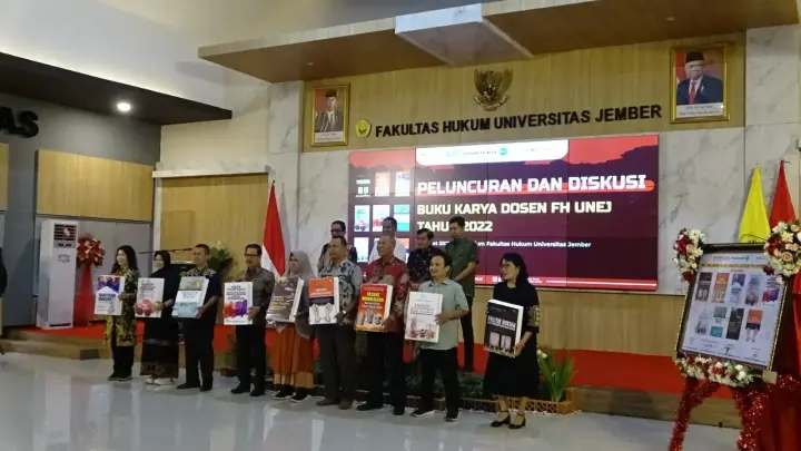 Sampul: Inovasi FH Universitas Jember: Peluncuran 9 Buku Karya Dosen yang Menginspirasi Pengembangan Akademik di Indonesia