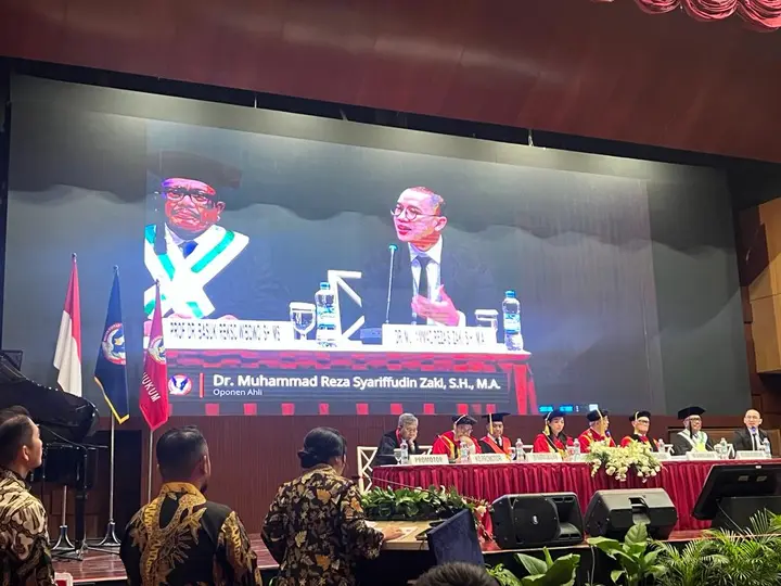 Sampul: Dosen Hukum Terkemuka BINUS Jadi Penguji Sidang Promosi Doktor Hukum UPH: Restorative Justice dalam Sorotan