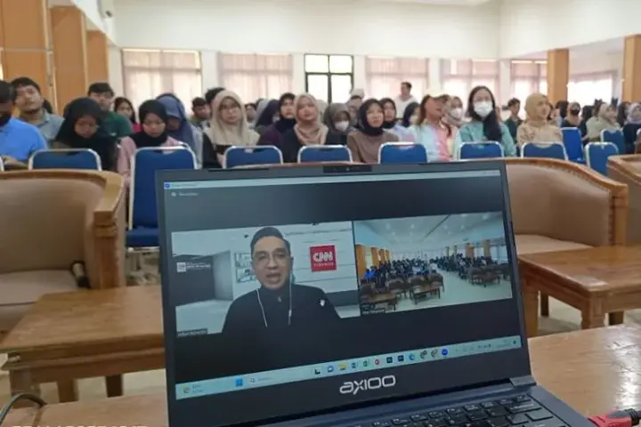 Sampul: Anchor CNN Indonesia Menginspirasi Mahasiswa Unsoed Sebagai Dosen Praktisi Komunikasi
