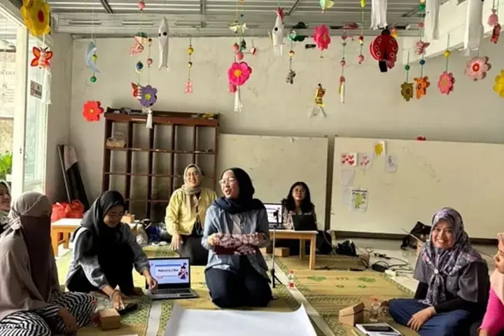 Sampul: Tim Universitas Mercu Buana Yogyakarta Gelar FGD dan Pelatihan Sociopreneur bagi Kelompok Dewi Kunthi Sleman