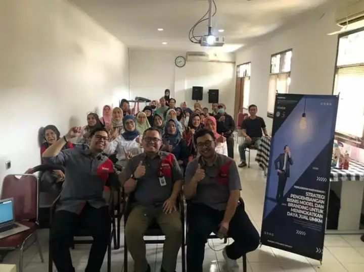 Sampul: Telkom University Dorong Pengembangan UMKM Melalui Pelatihan Bisnis Model dan Branding Kreatif