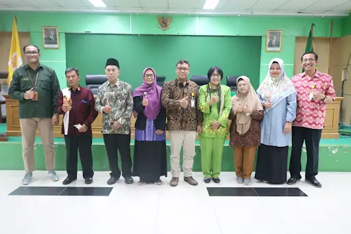 Sampul: Pelepasan Purna Tugas Dosen FIPP UNNES: Mengukir Inspirasi dalam Pengabdian