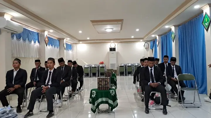 Sampul: 15 Mahasiswa PUT Unismuh Makassar Lulus Ujian Kitab dan Sandang Gelar Kiai Muda