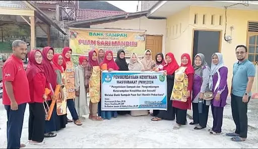 Sampul: Tim Dosen UIR Berdayakan Bank Sampah Puan Sari Mandiri Pekanbaru melalui Program PKM