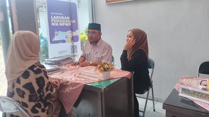 Sampul: Raih Beasiswa Mahasiswa Berprestasi hingga Rp 900 Juta: Dikbud Kabupaten Rejang Lebong Bentuk Tim Verifikasi