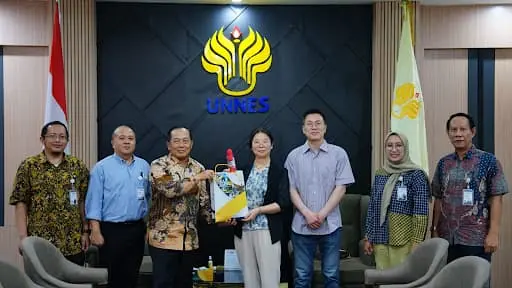 Sampul: UNNES Perkuat Kemitraan Global, Terima Delegasi JVIC dalam Program Pertukaran Dosen