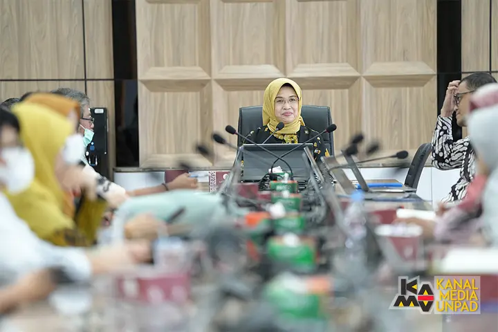 Sampul: Unpad Mengirim Dosen ke Perguruan Tinggi Terbaik Dunia Melalui Program Padjadjaran Academic Recharging