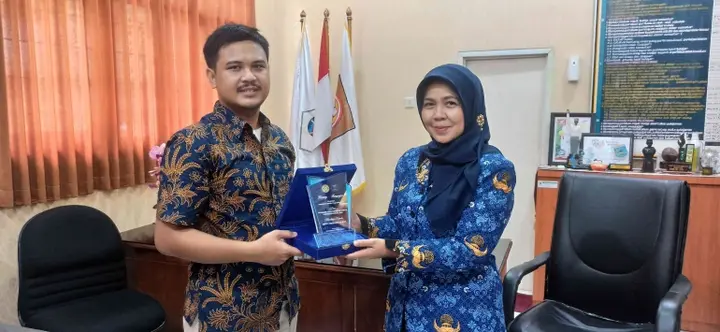 Sampul: Mengenal Cloud Storage: Universitas Pamulang dan SMKN 3 Tangsel Memberi Pendidikan Kolaboratif Bagi Siswanya Melalui Kegiatan Pengabdian Masyarakat