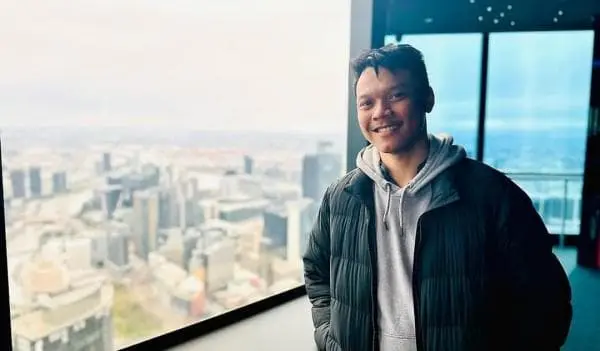 Sampul: Dosen Universitas Dinamika Sukses Raih Beasiswa Melboune Australia dengan Persaingan Ketat